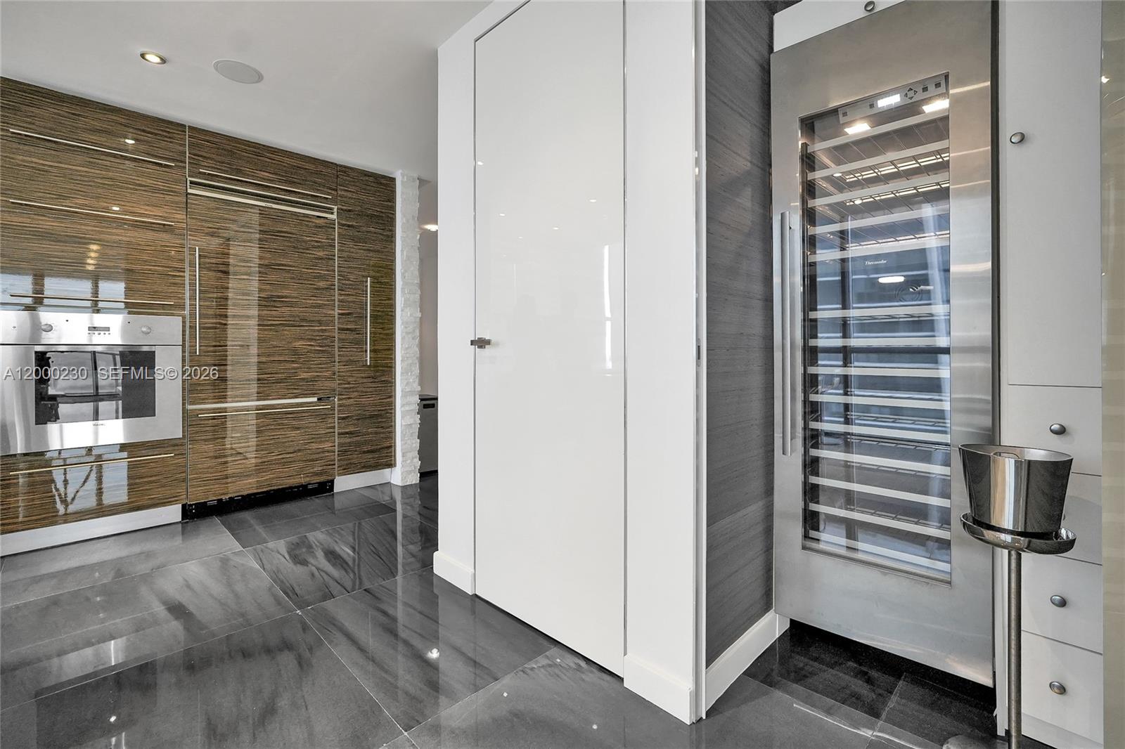 1100 Biscayne Blvd # 6001