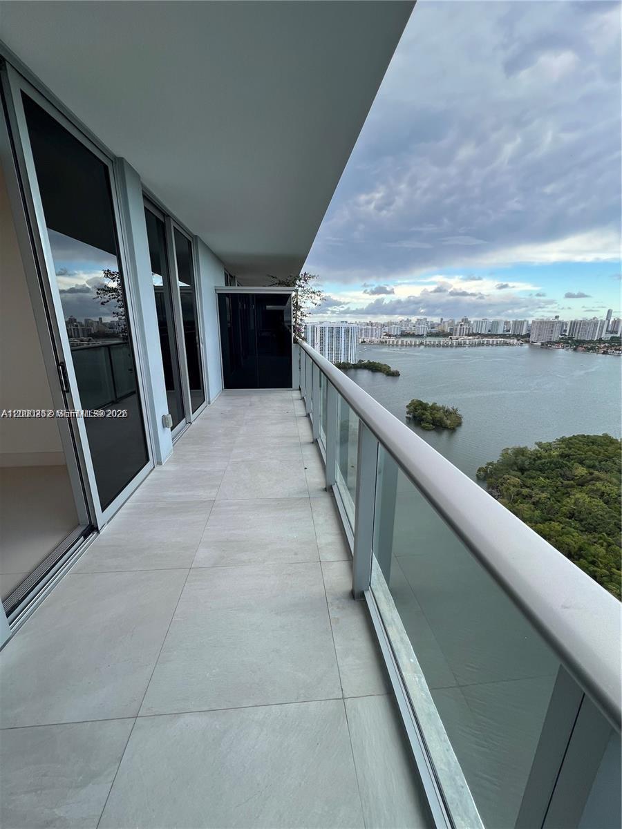 16385 Biscayne Blvd # 3019