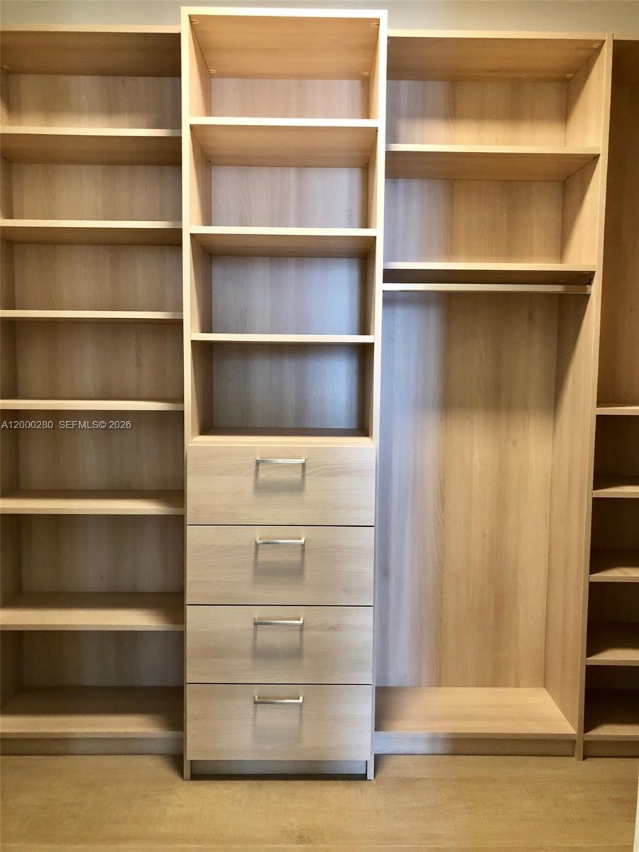 2900 NE 7 AVE # 2907