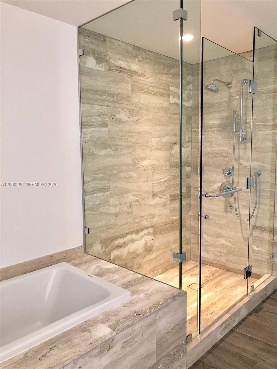 2900 NE 7 AVE # 2907