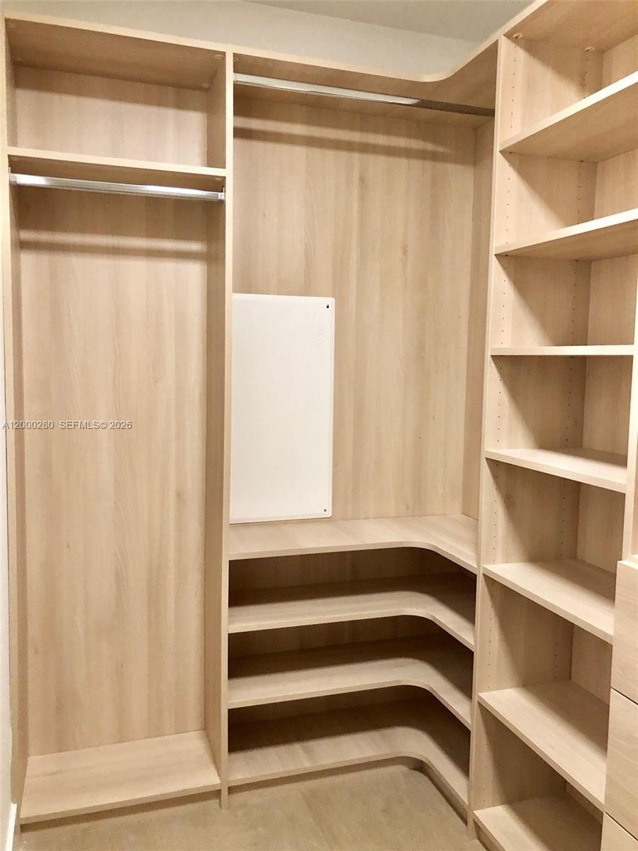 2900 NE 7 AVE # 2907