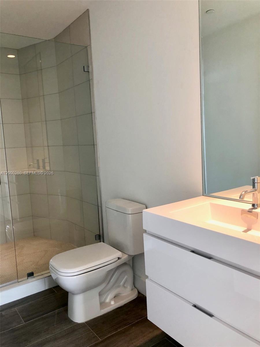 2900 NE 7 AVE # 2907