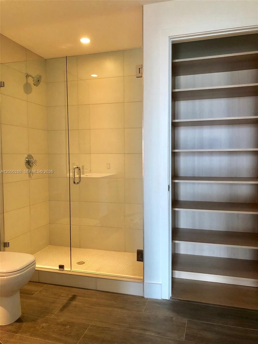 2900 NE 7 AVE # 2907