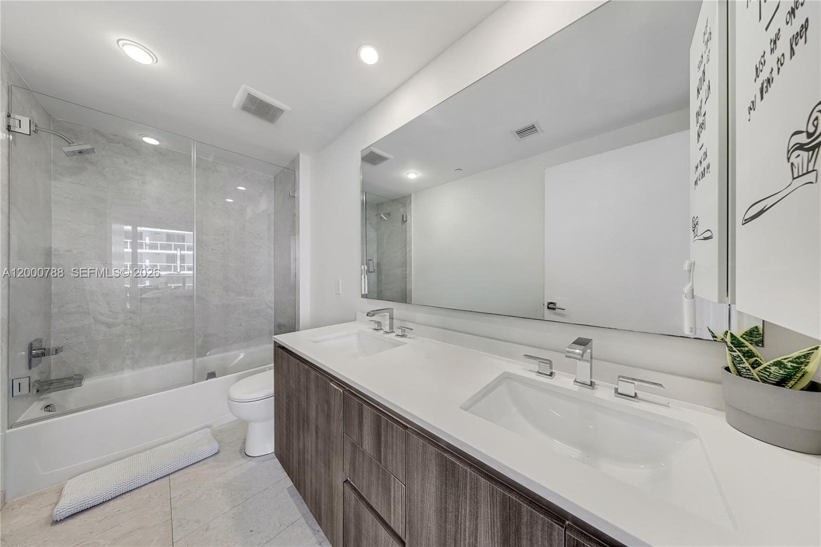 488 NE 18th St # 1711