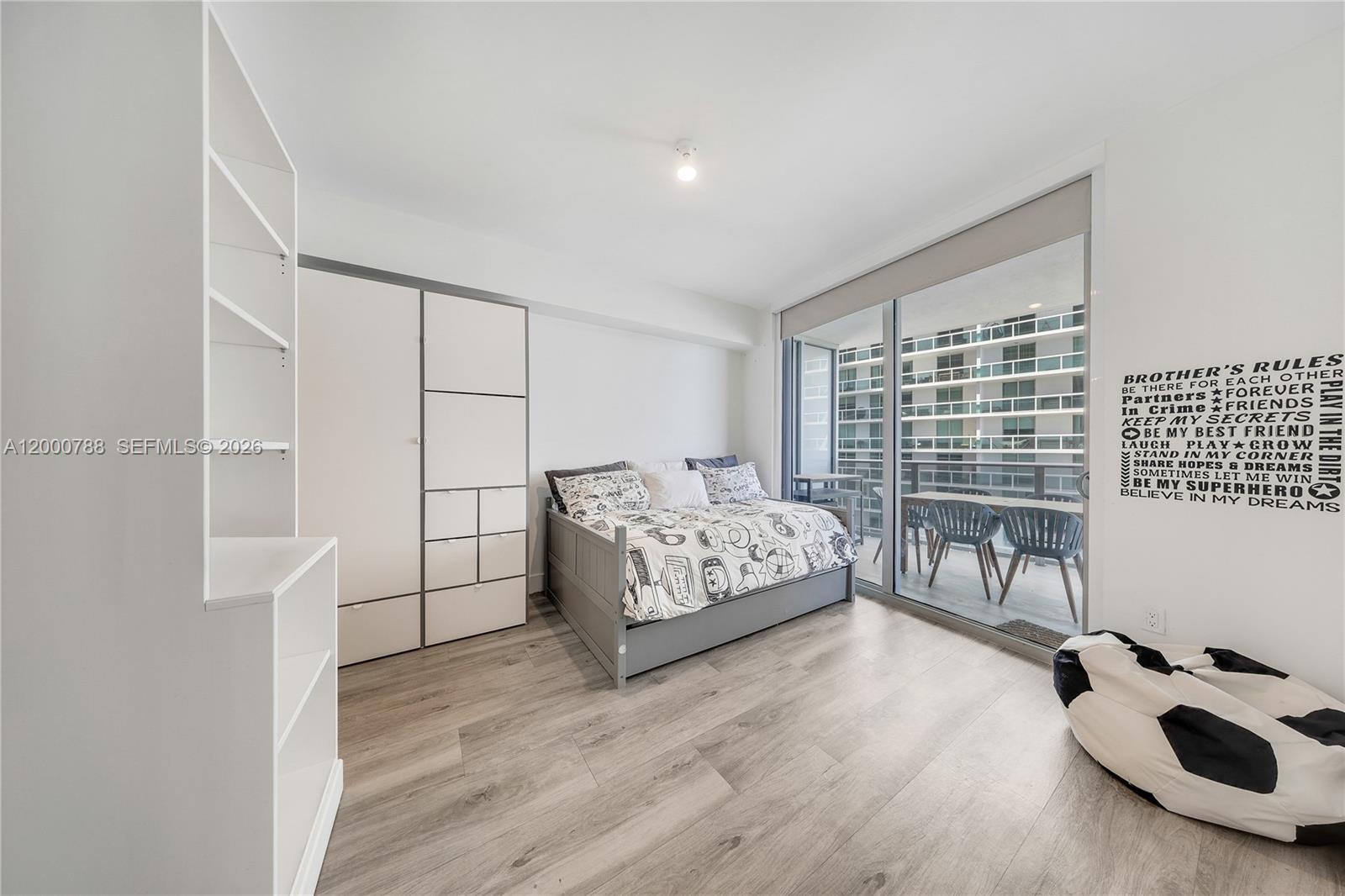 488 NE 18th St # 1711