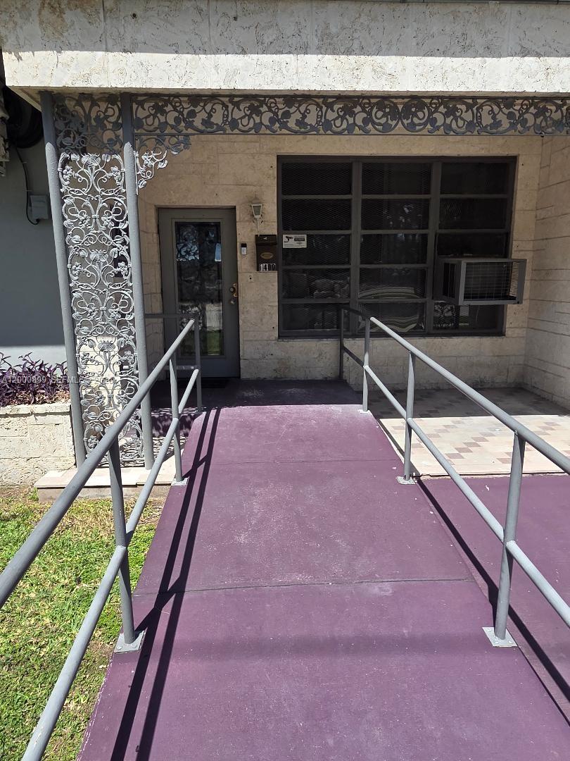 1400 NW 3rd Ave