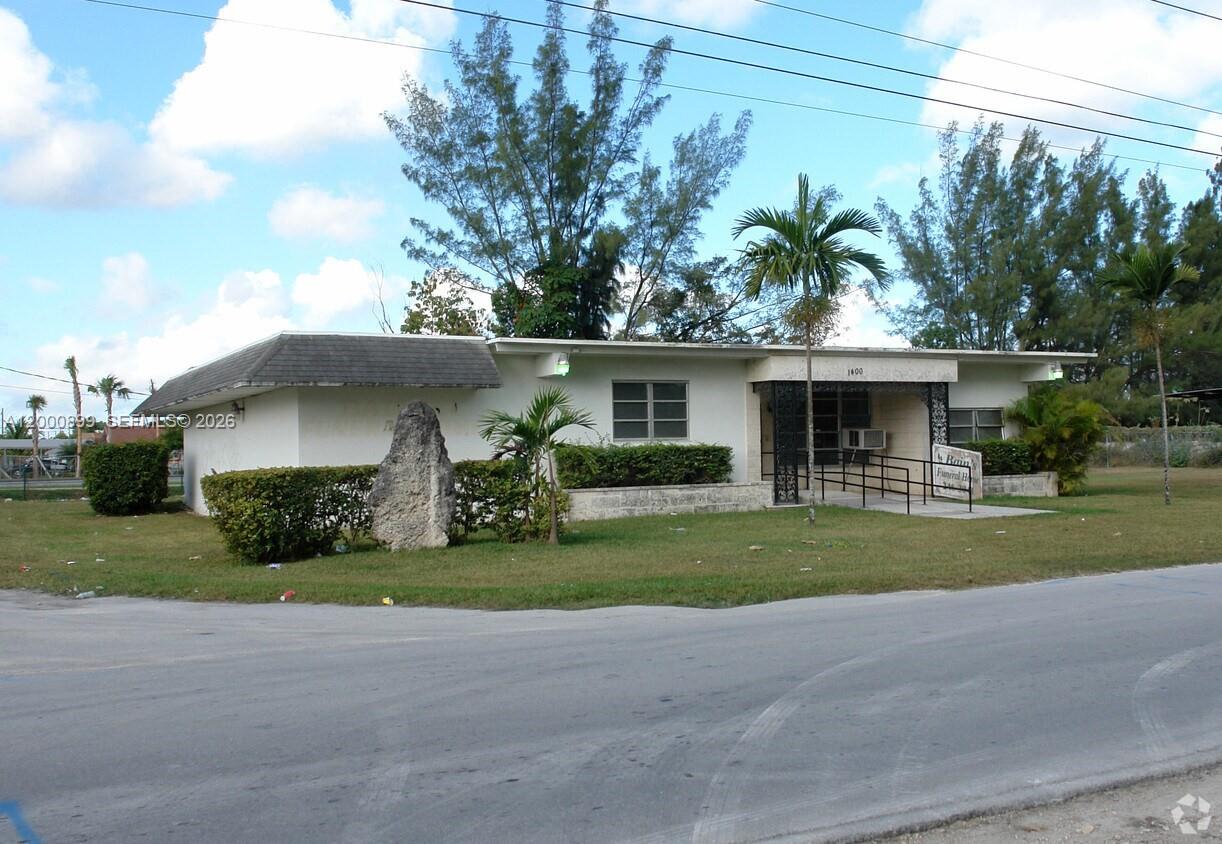 1400 NW 3rd Ave