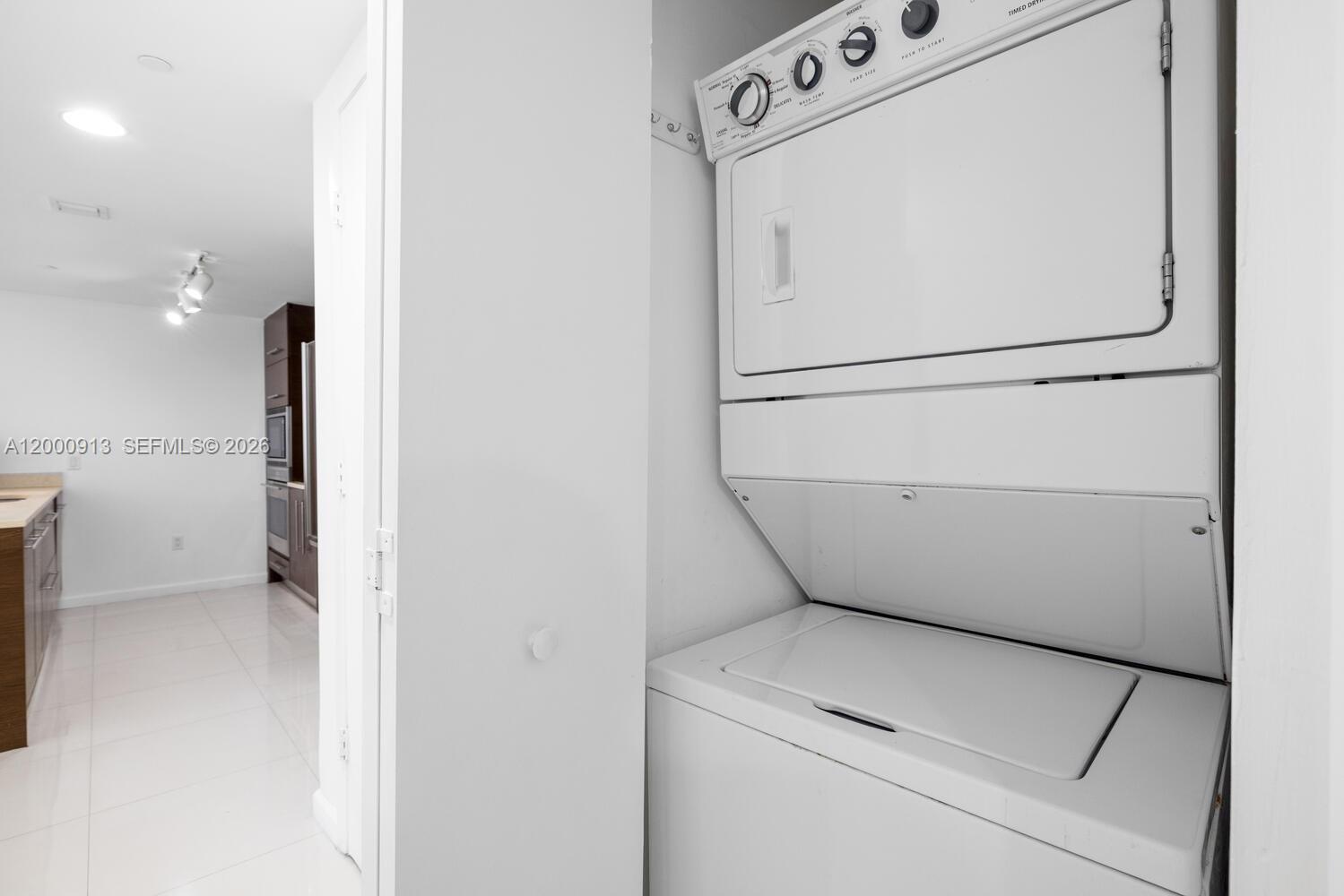 475 Brickell Ave # 2611