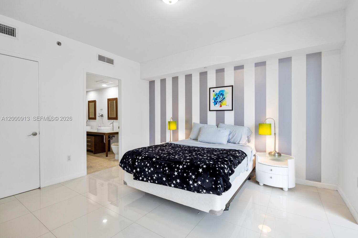 475 Brickell Ave # 2611