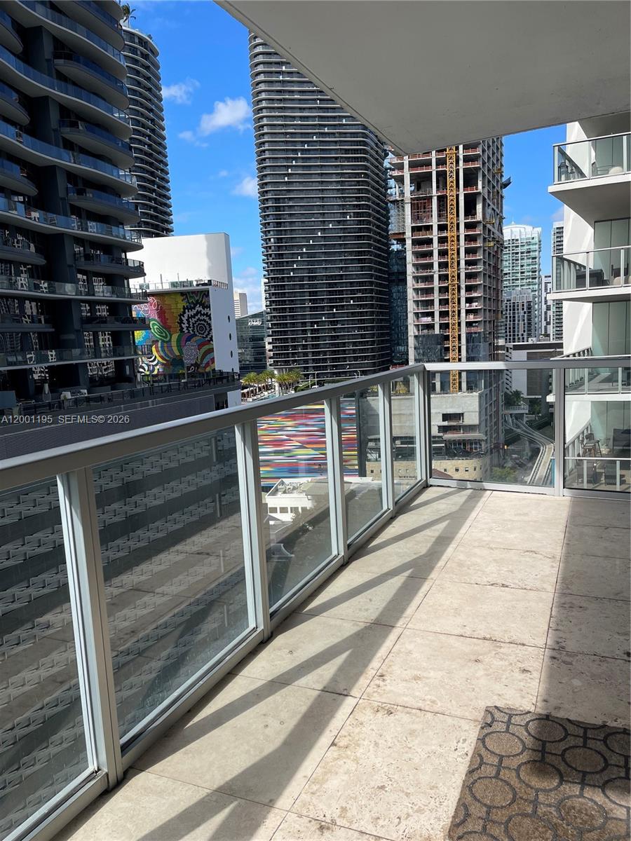 1050 Brickell Ave # 1820