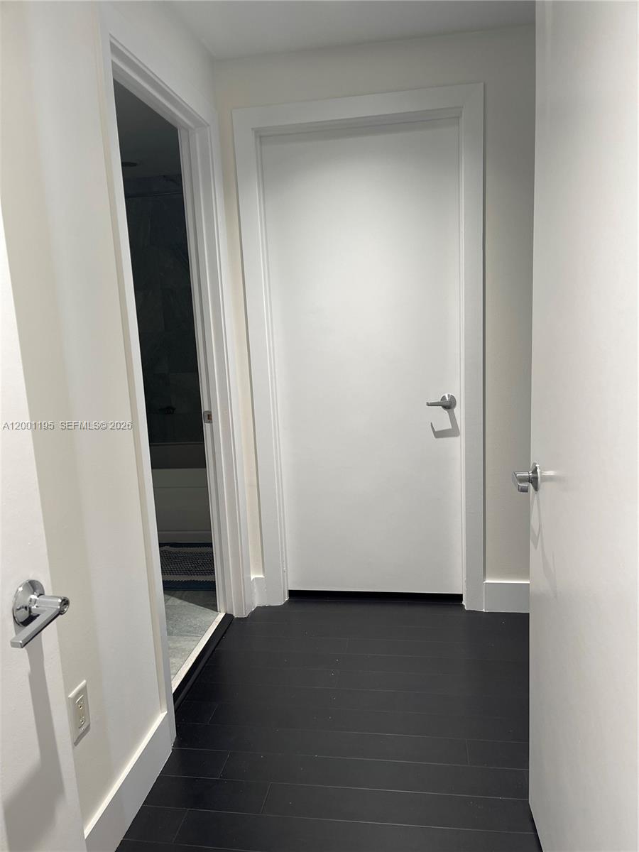 1050 Brickell Ave # 1820