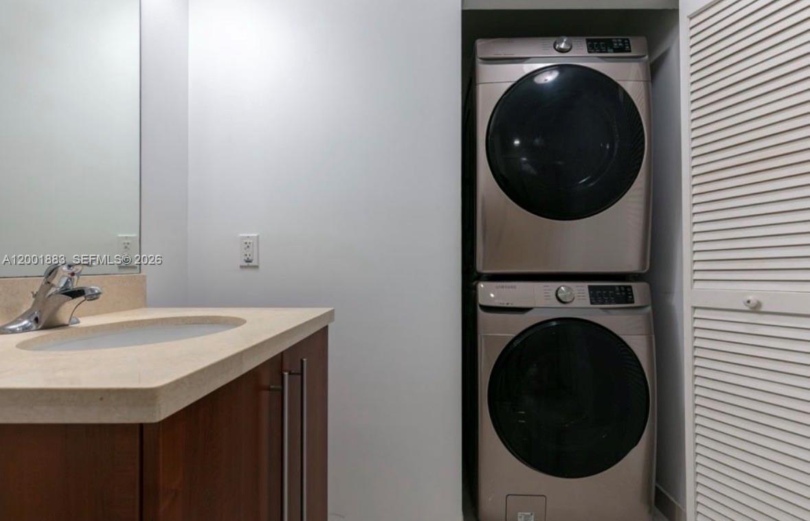 1111 SW 1st Ave Unit: 3222-N