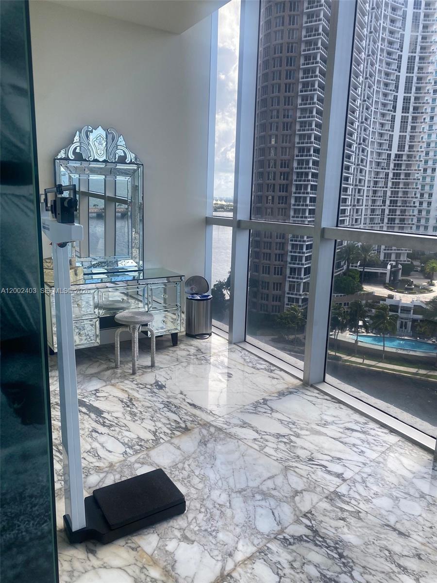 475 Brickell Ave # 5508