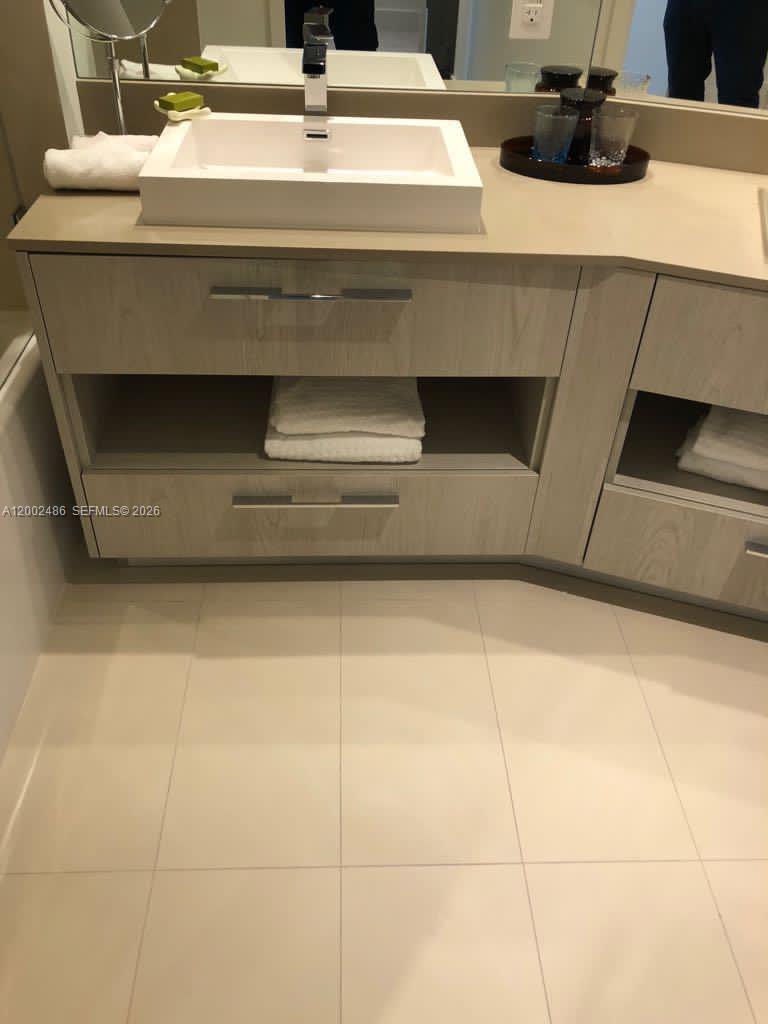 4111 S Ocean Dr # 1002