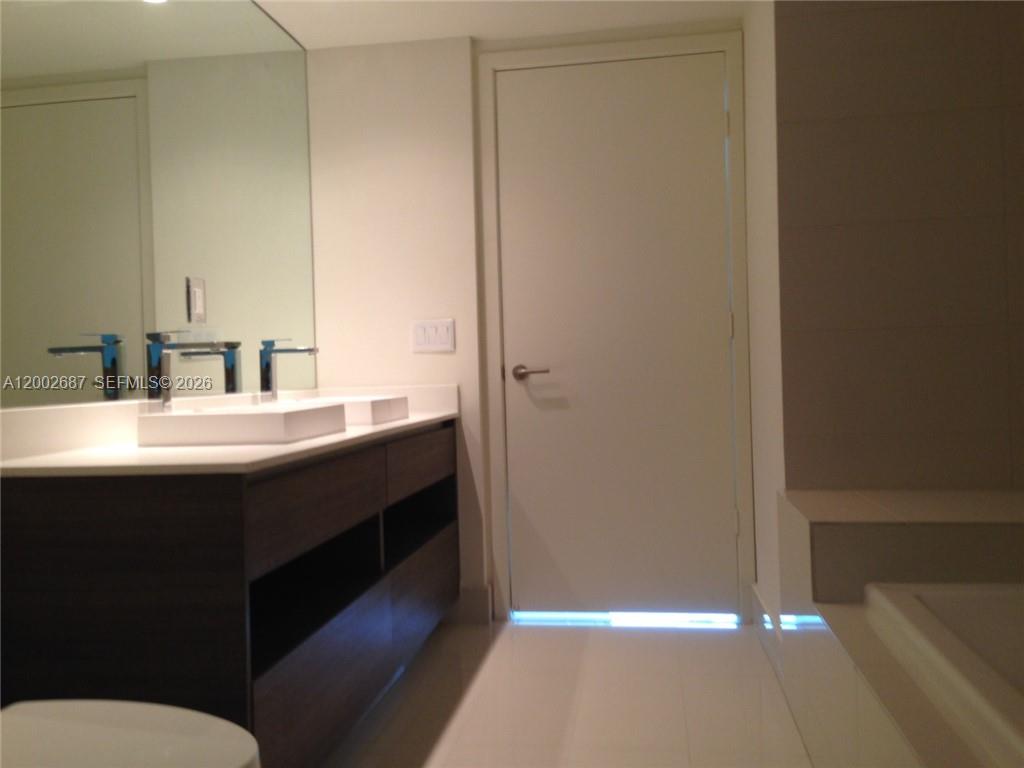 1100 S MIAMI AV Unit: 3303