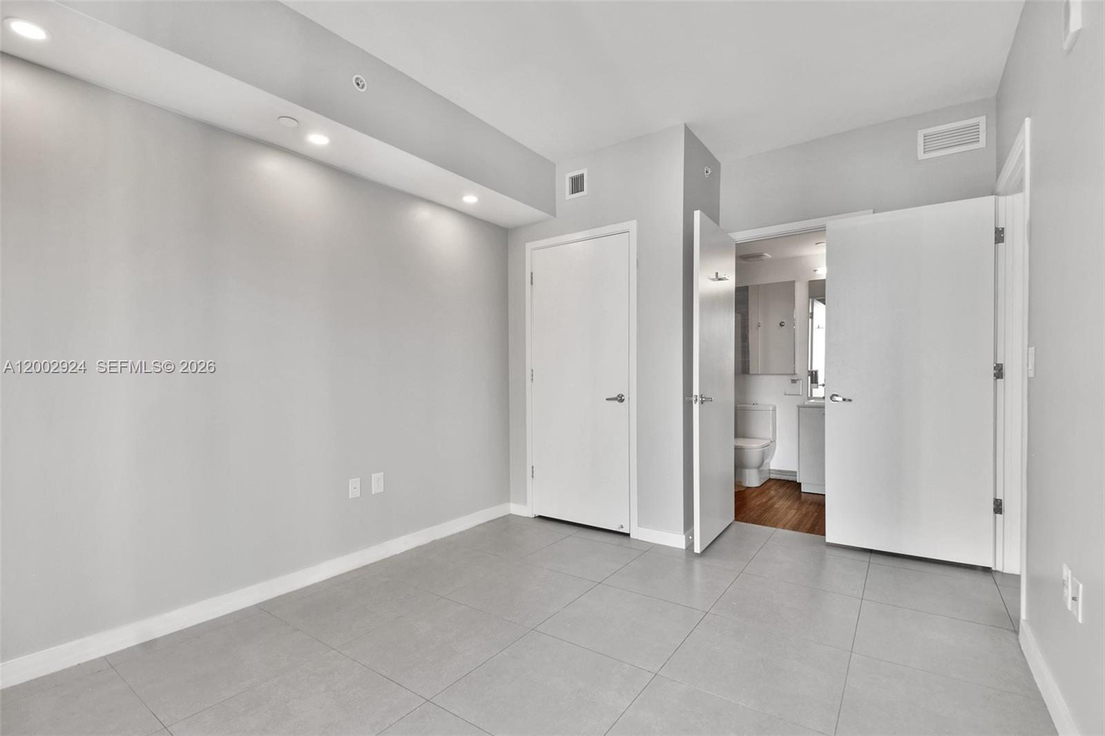 1010 Brickell Ave # 2902