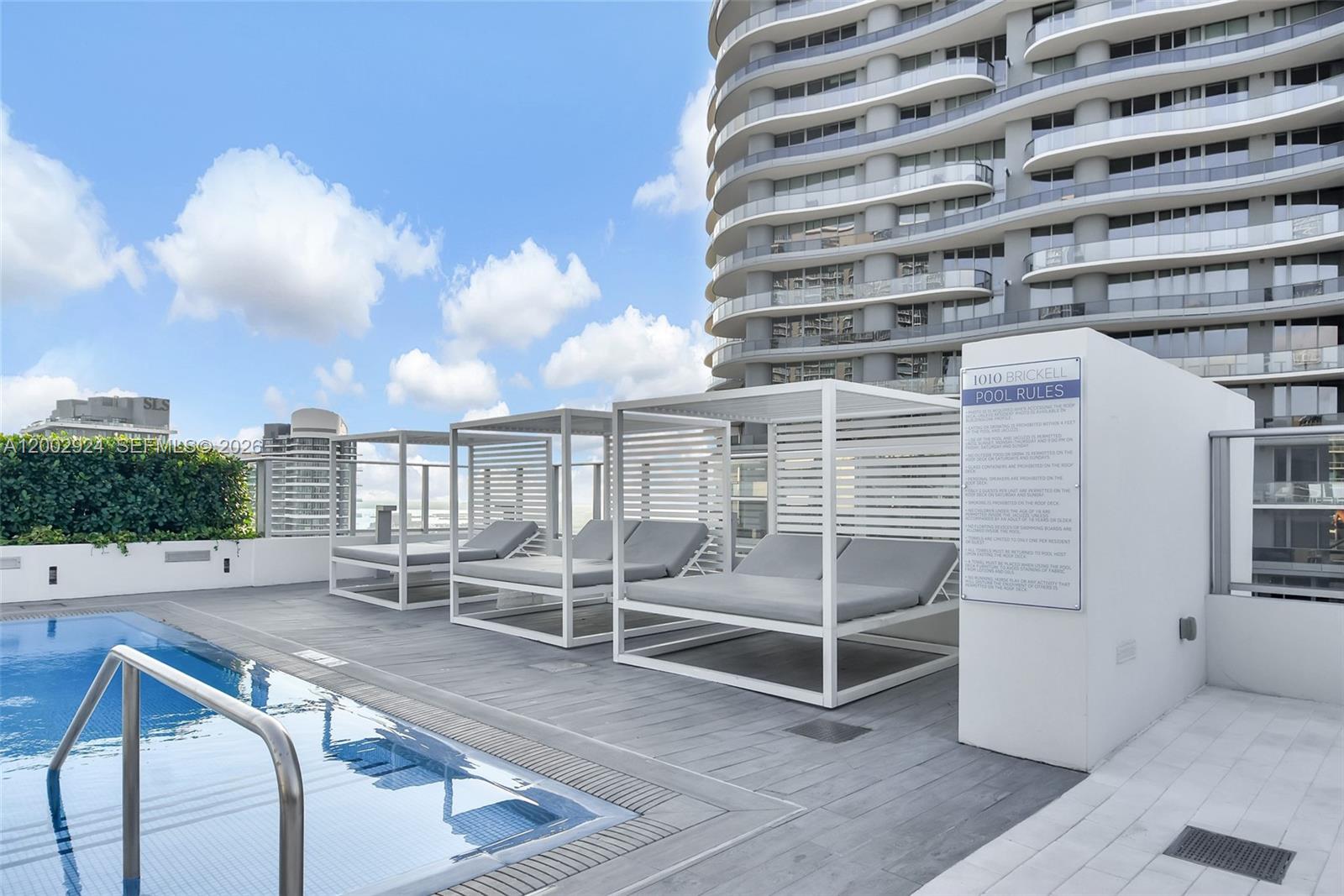 1010 Brickell Ave # 2902