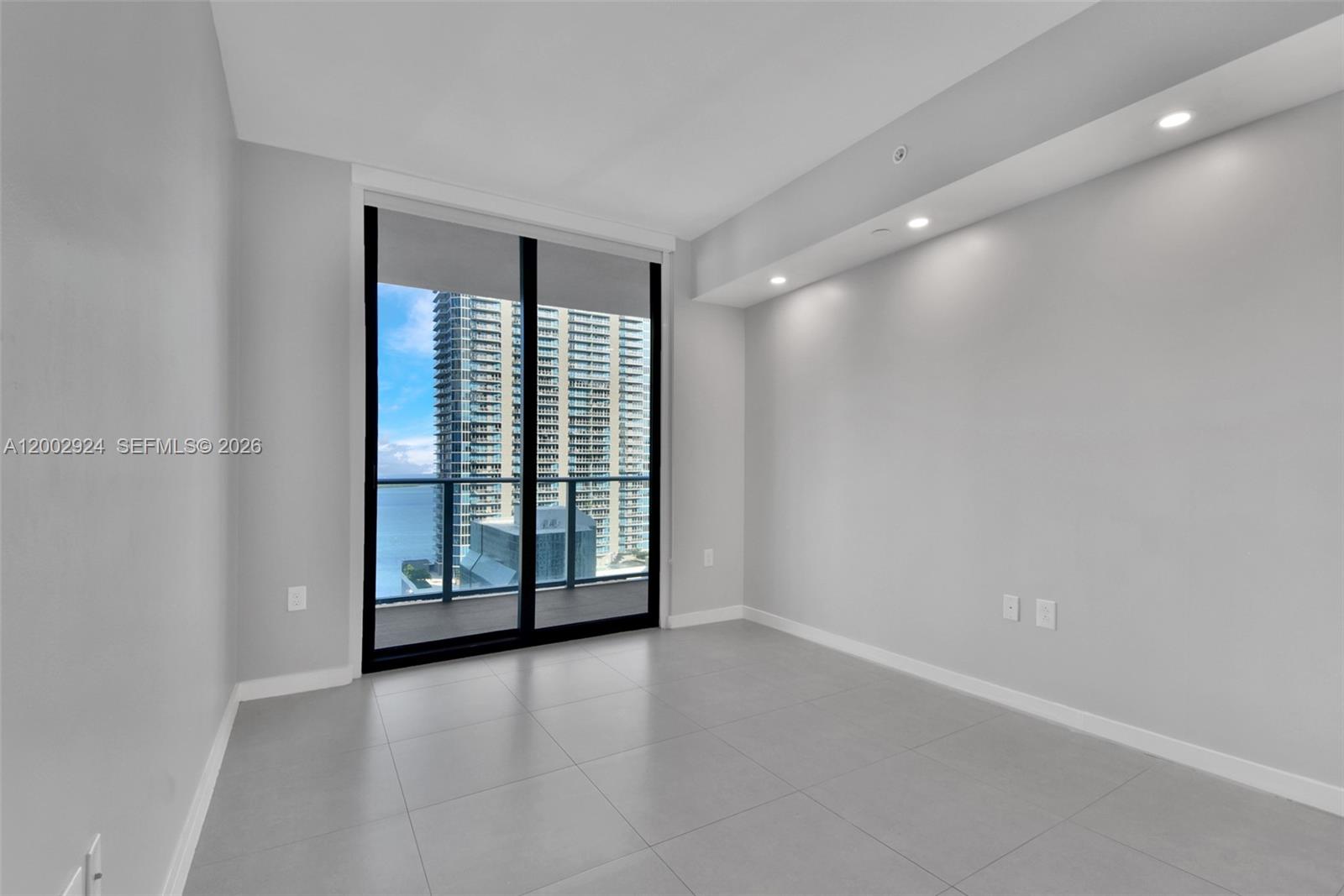 1010 Brickell Ave # 2902