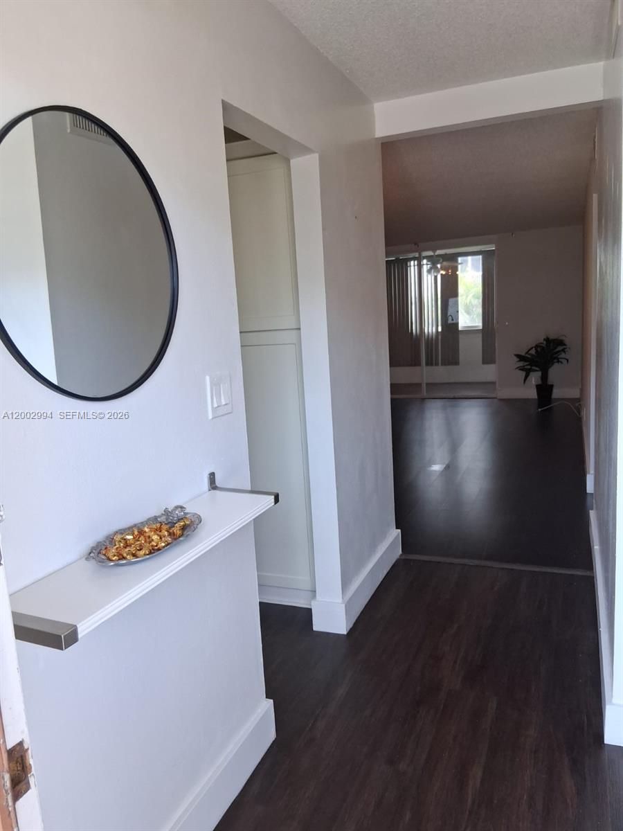 301 NE 14th Ave # 202