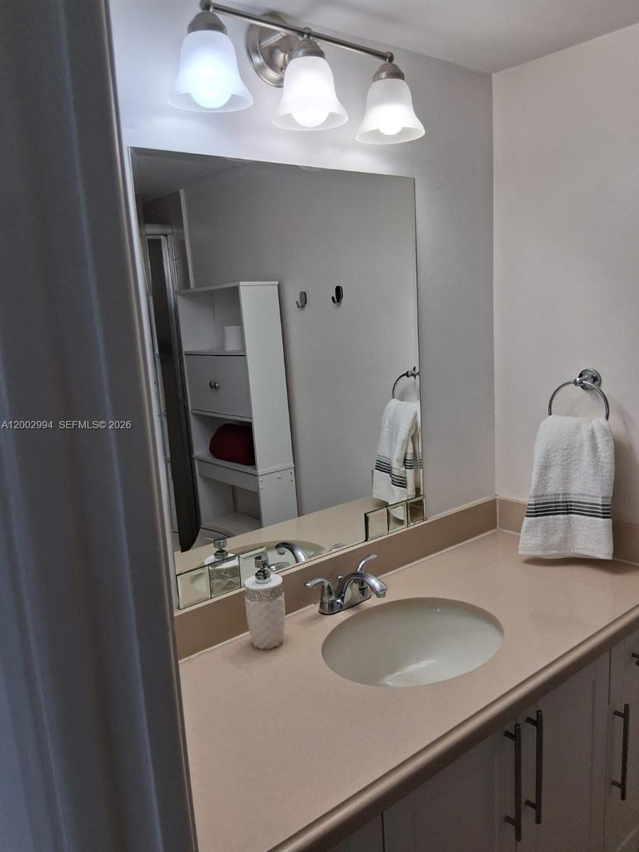 301 NE 14th Ave # 202