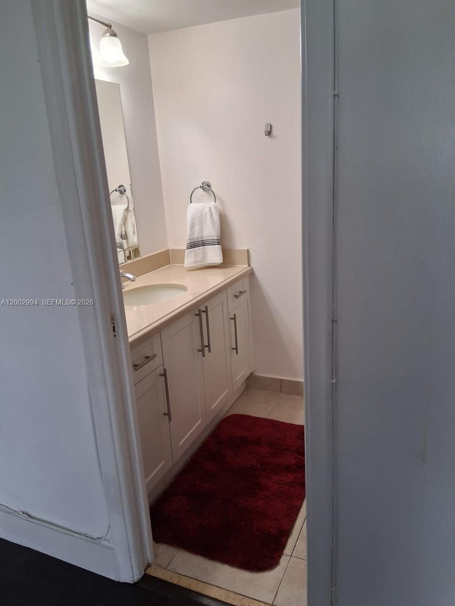 301 NE 14th Ave # 202