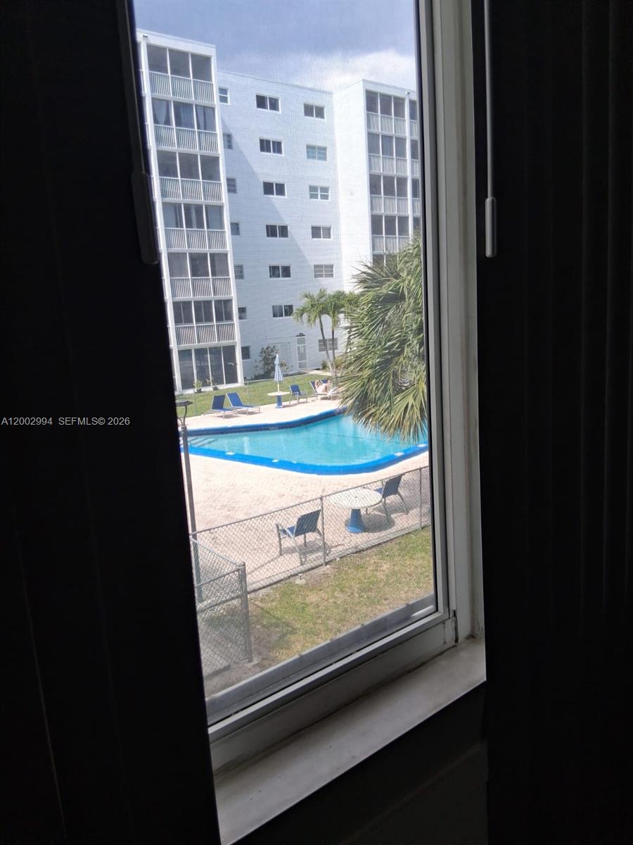 301 NE 14th Ave # 202