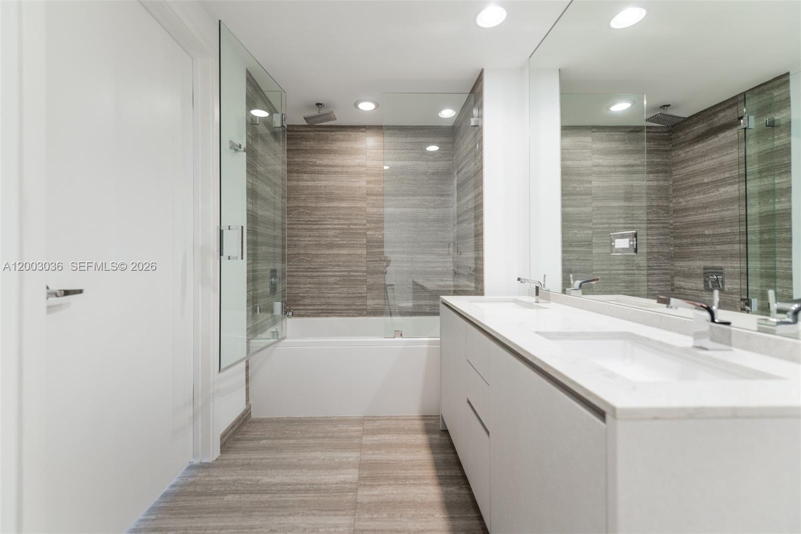 1010 Brickell Ave # 2911
