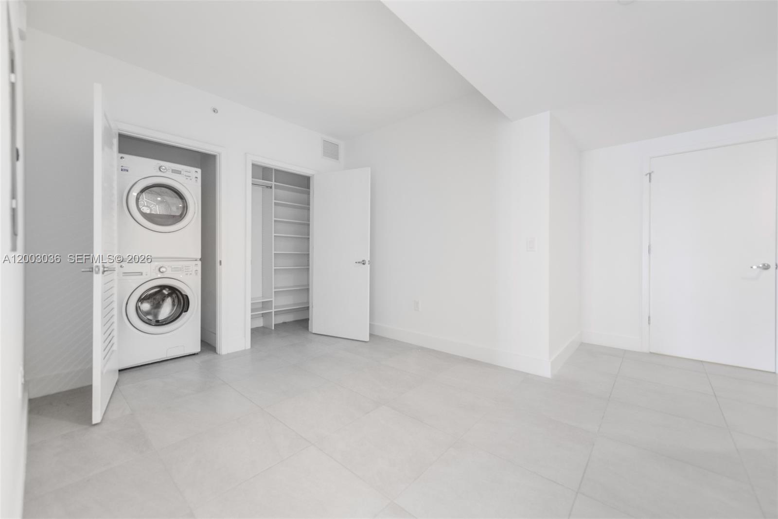 1010 Brickell Ave # 2911