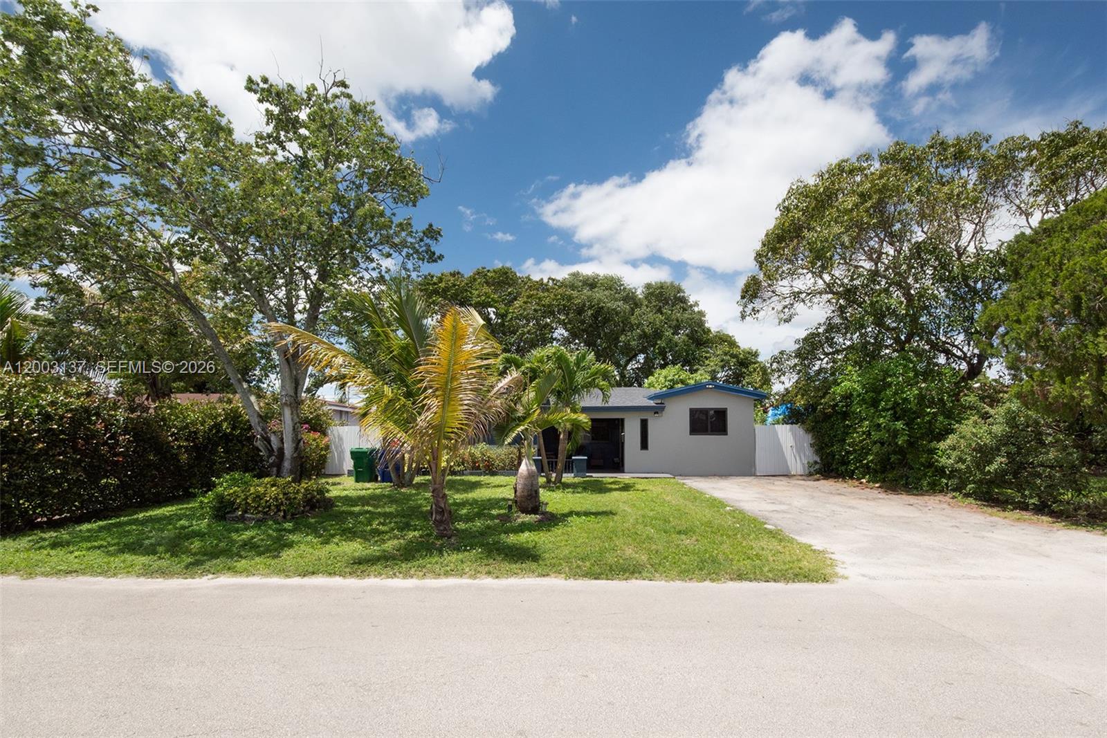 2630 Everglades Dr