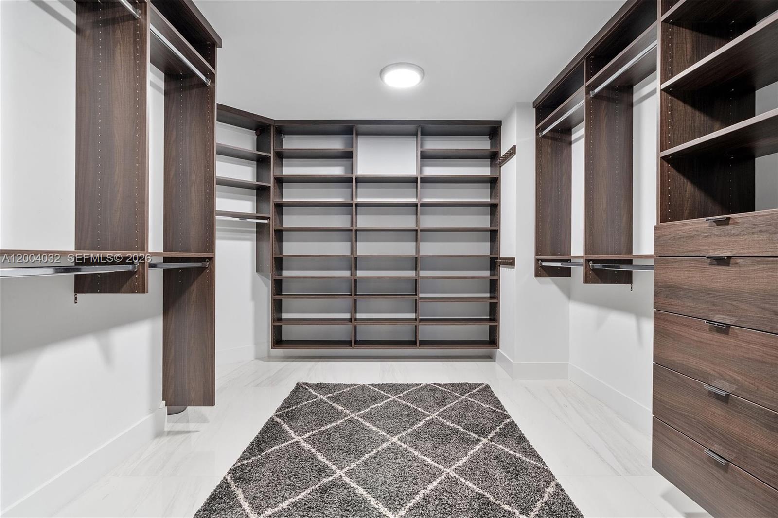 17301 Biscayne Blvd # 1010