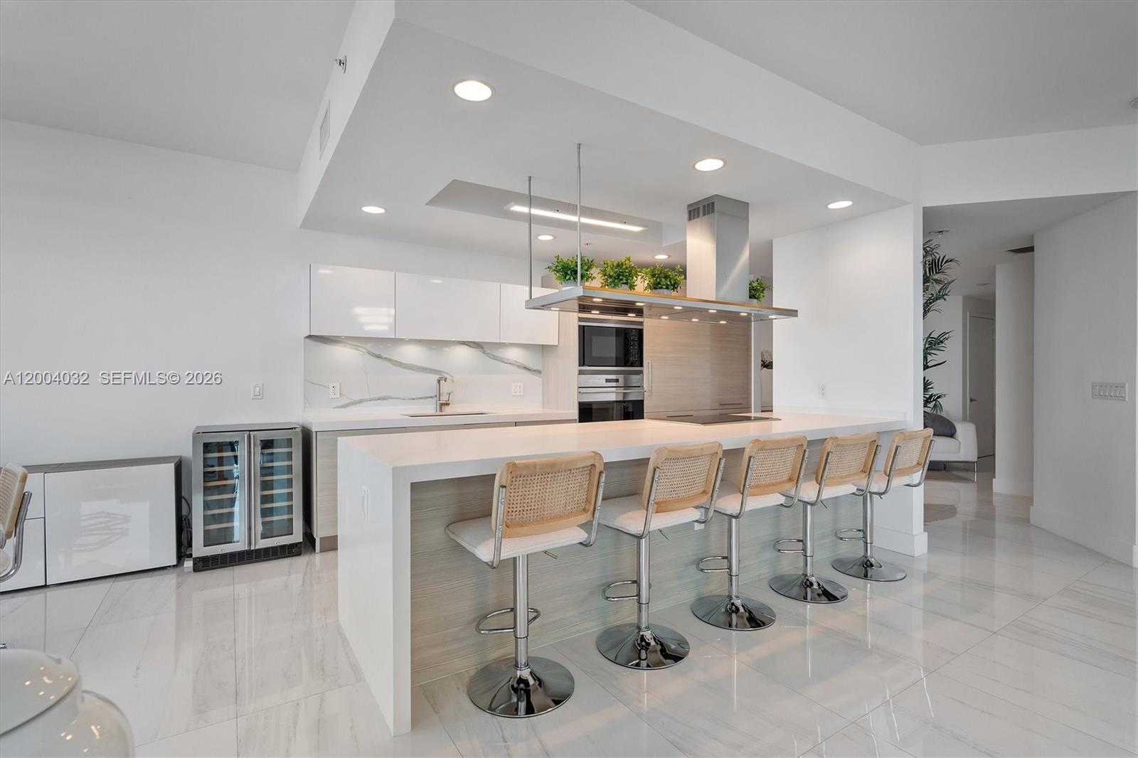 17301 Biscayne Blvd # 1010
