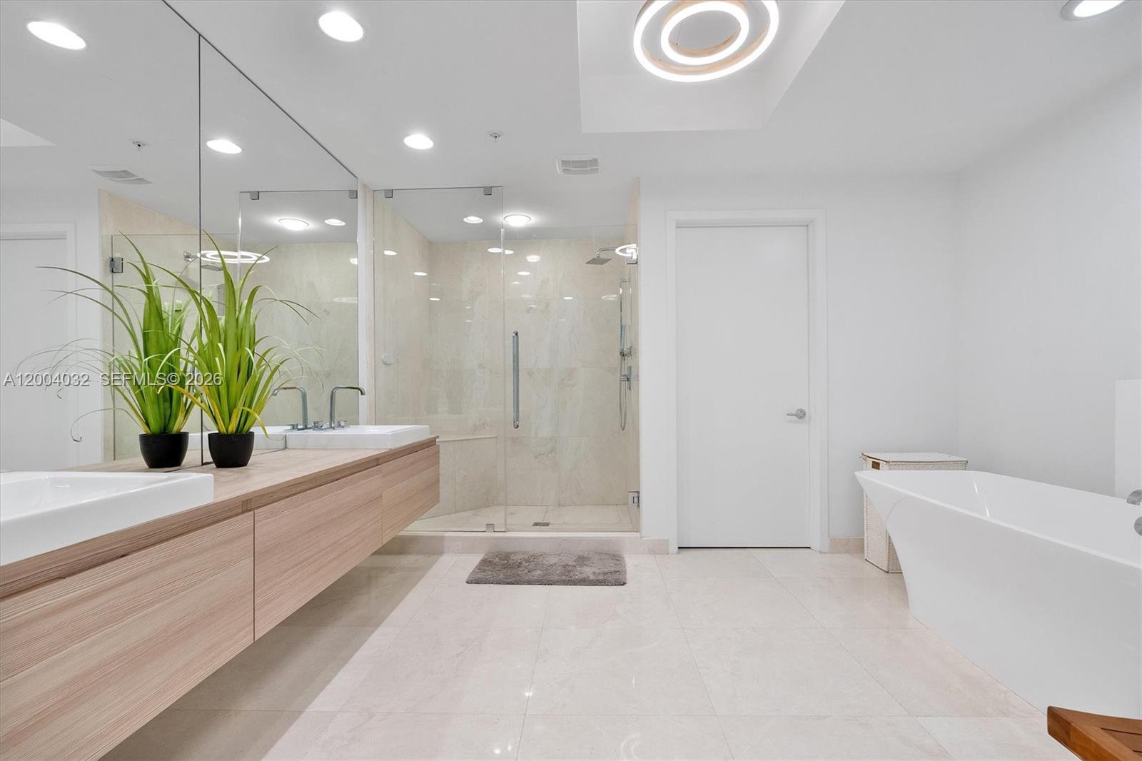 17301 Biscayne Blvd # 1010