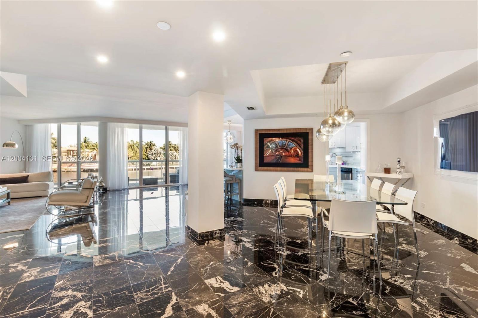 20191 E Country Club Dr Unit: TH7
