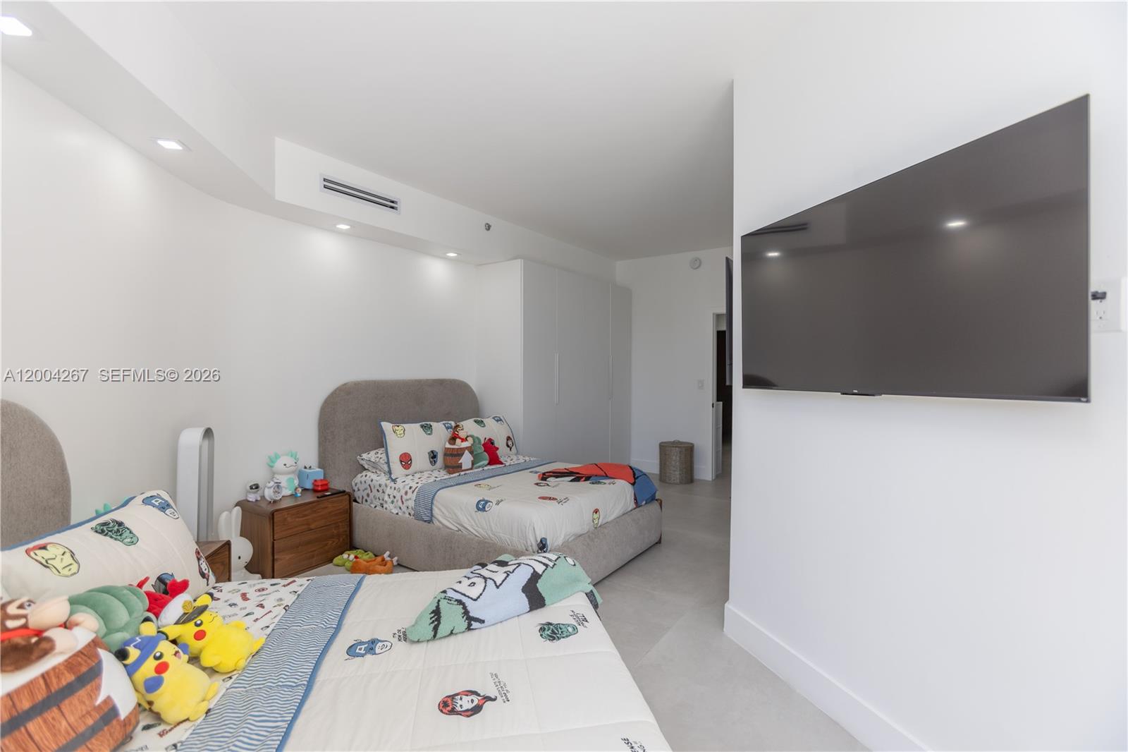 20191 E Country Club Dr Unit: TH9
