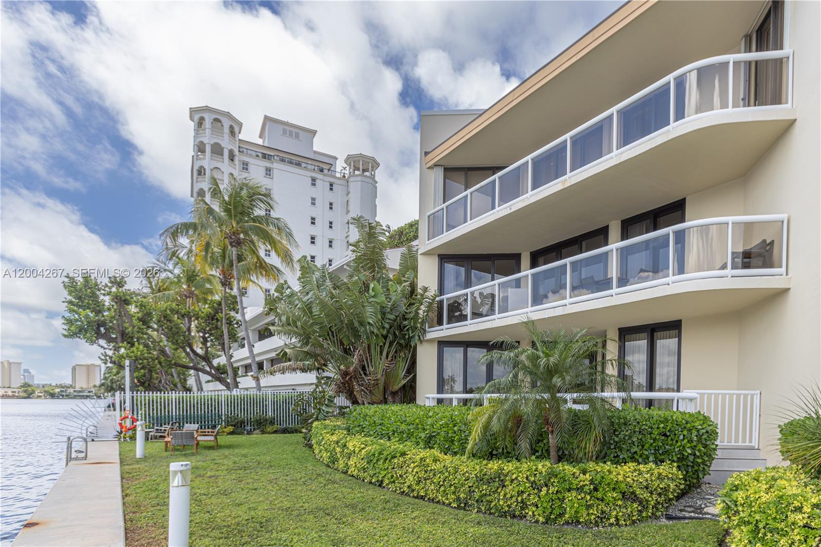 20191 E Country Club Dr Unit: TH9