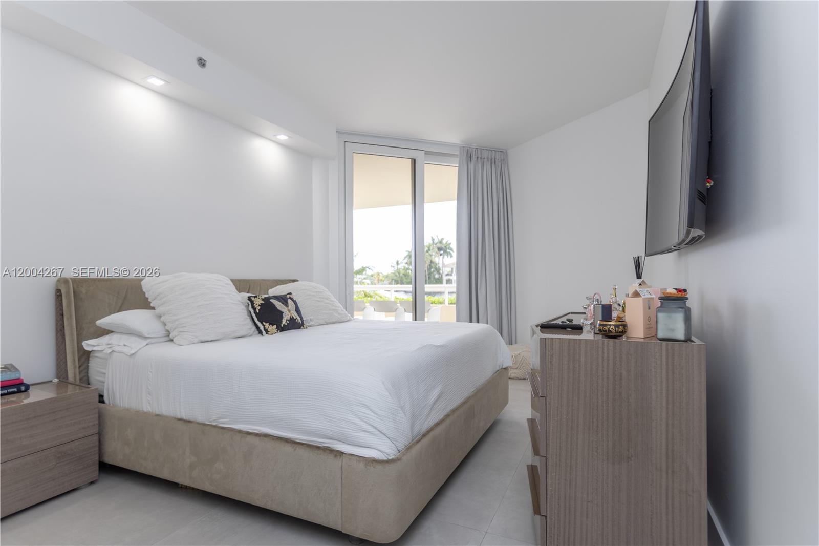 20191 E Country Club Dr Unit: TH9