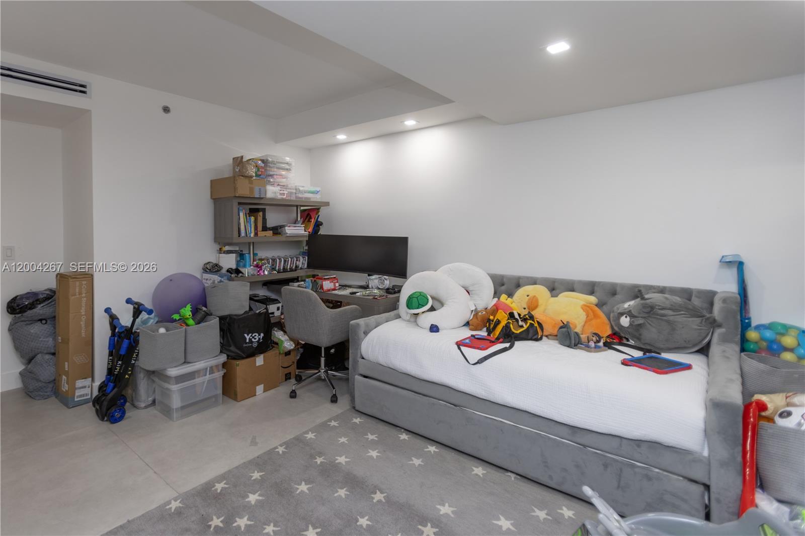 20191 E Country Club Dr Unit: TH9