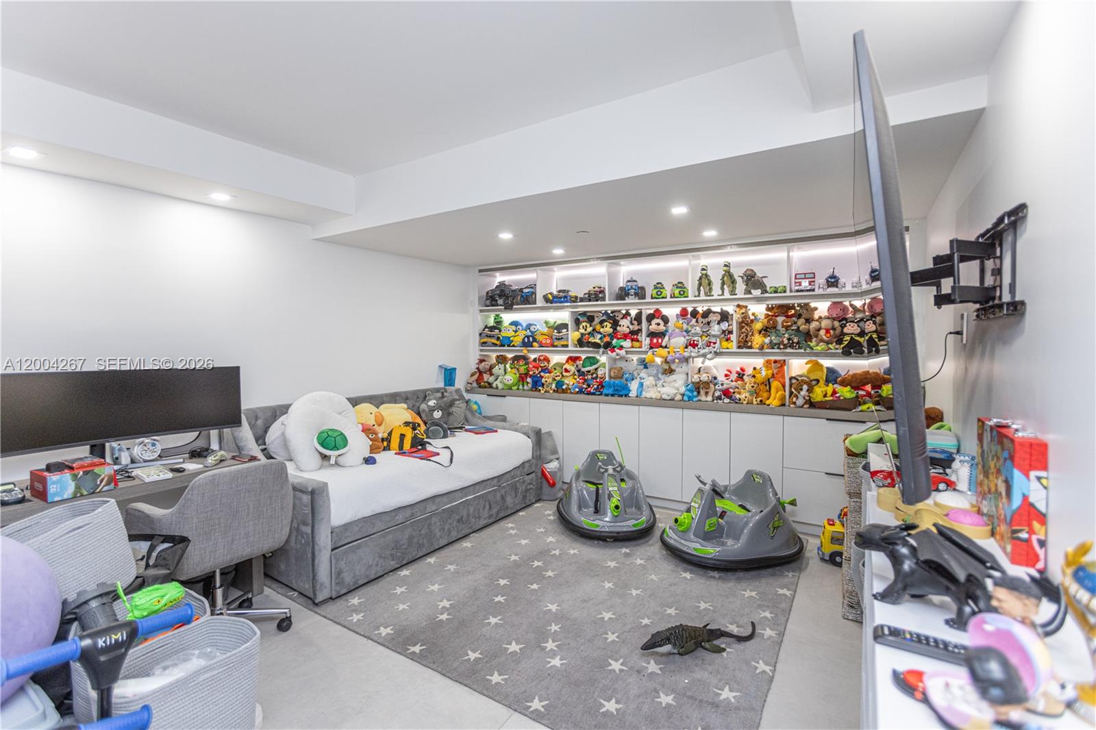 20191 E Country Club Dr Unit: TH9