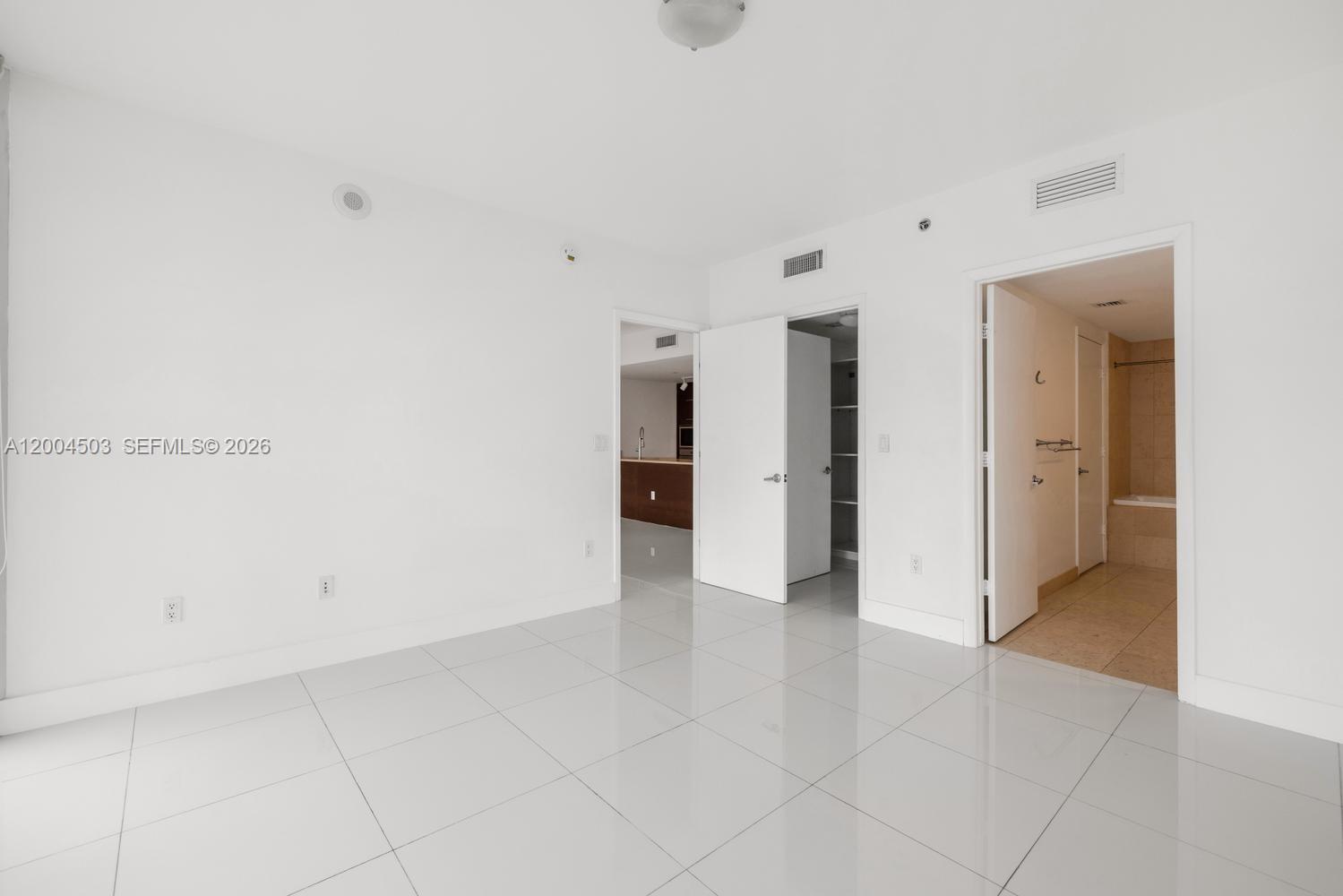 465 Brickell Ave # 4206