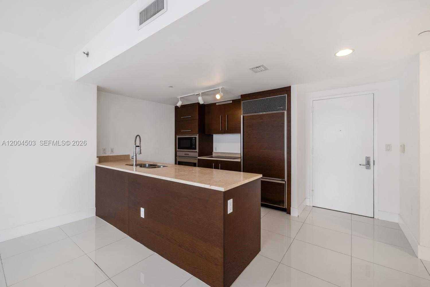 465 Brickell Ave # 4206