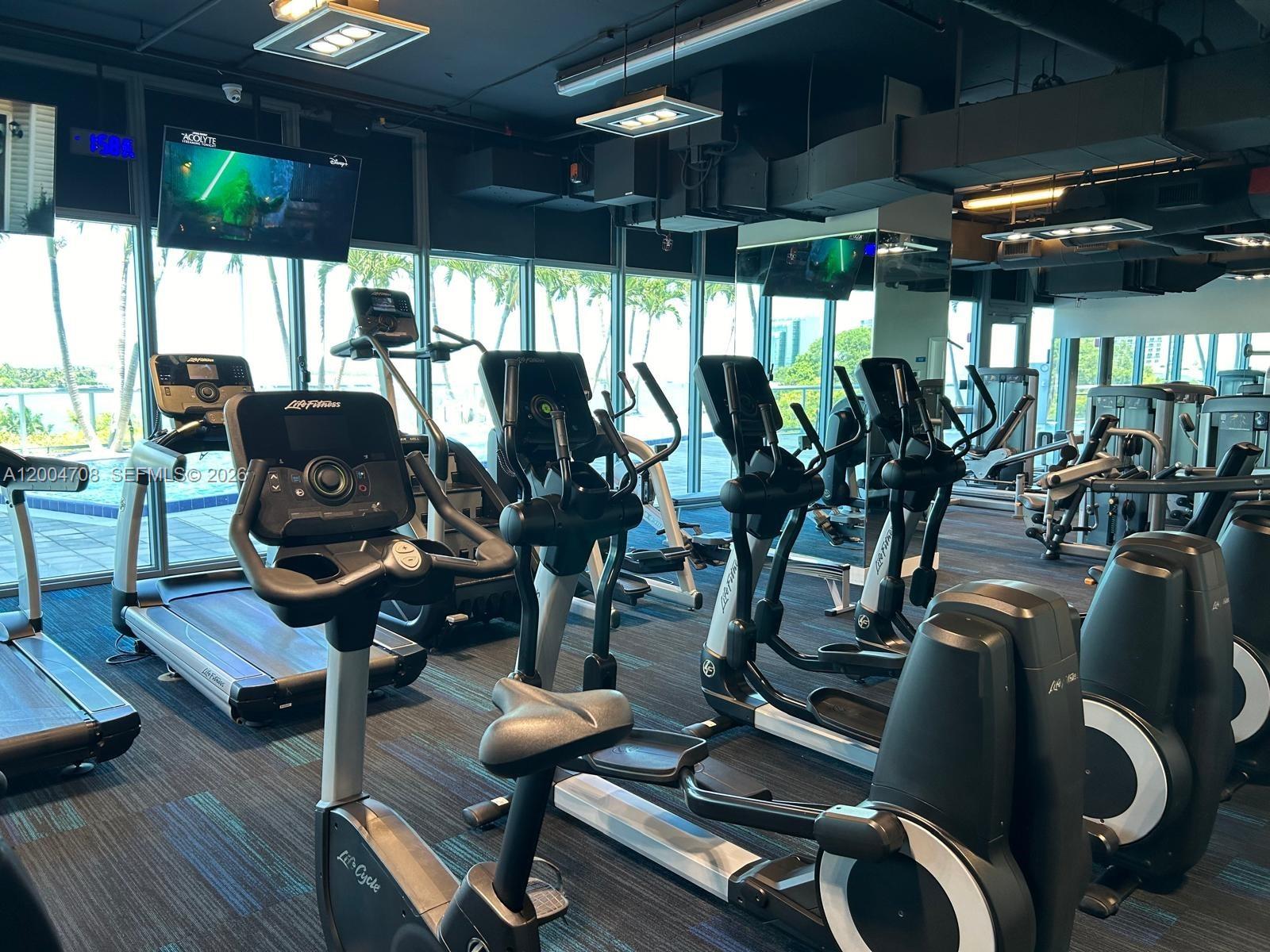 601 NE 36th St # 801