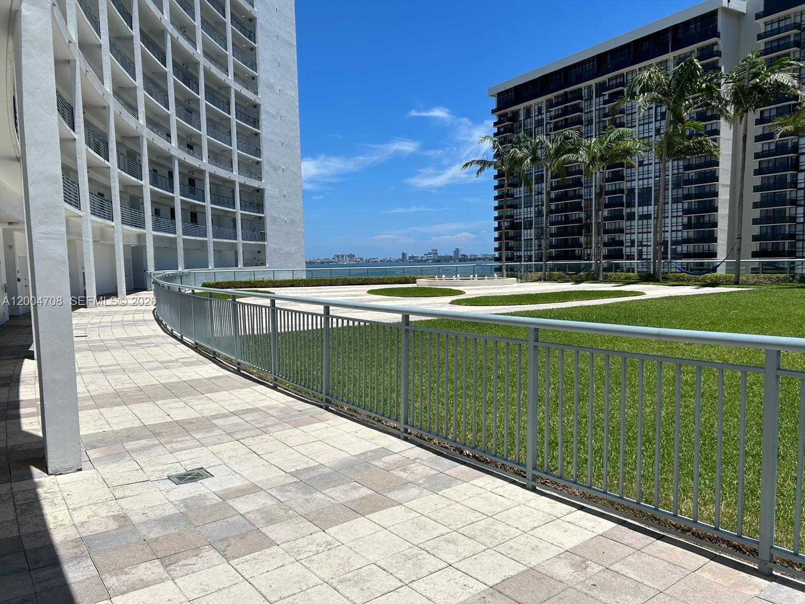 601 NE 36th St # 801