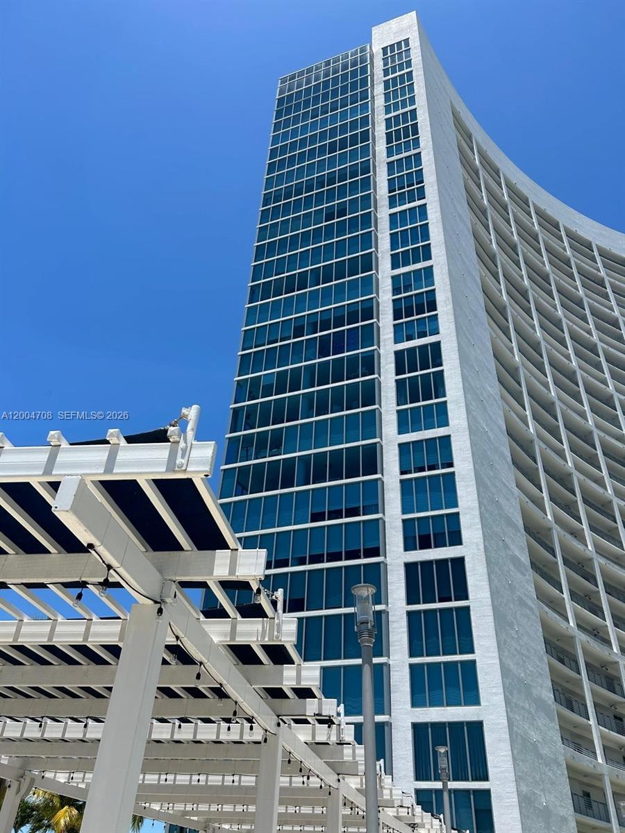 601 NE 36th St # 801