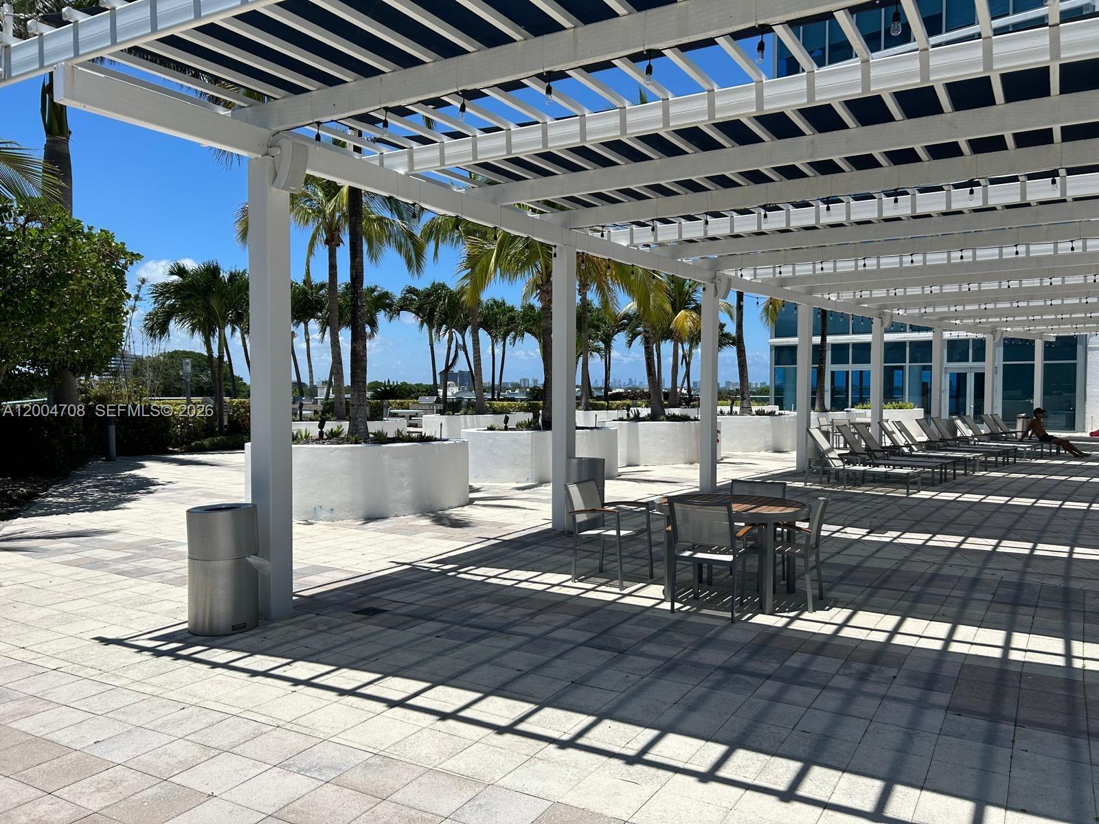 601 NE 36th St # 801