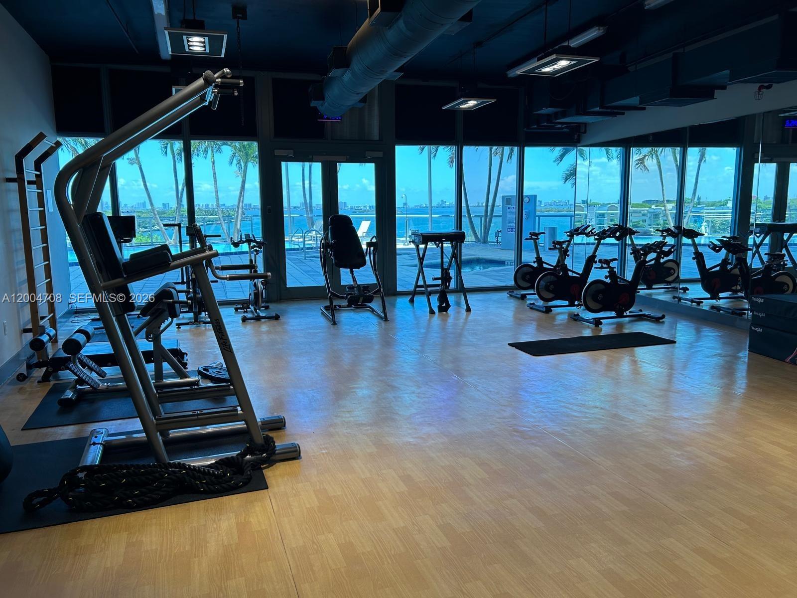 601 NE 36th St # 801