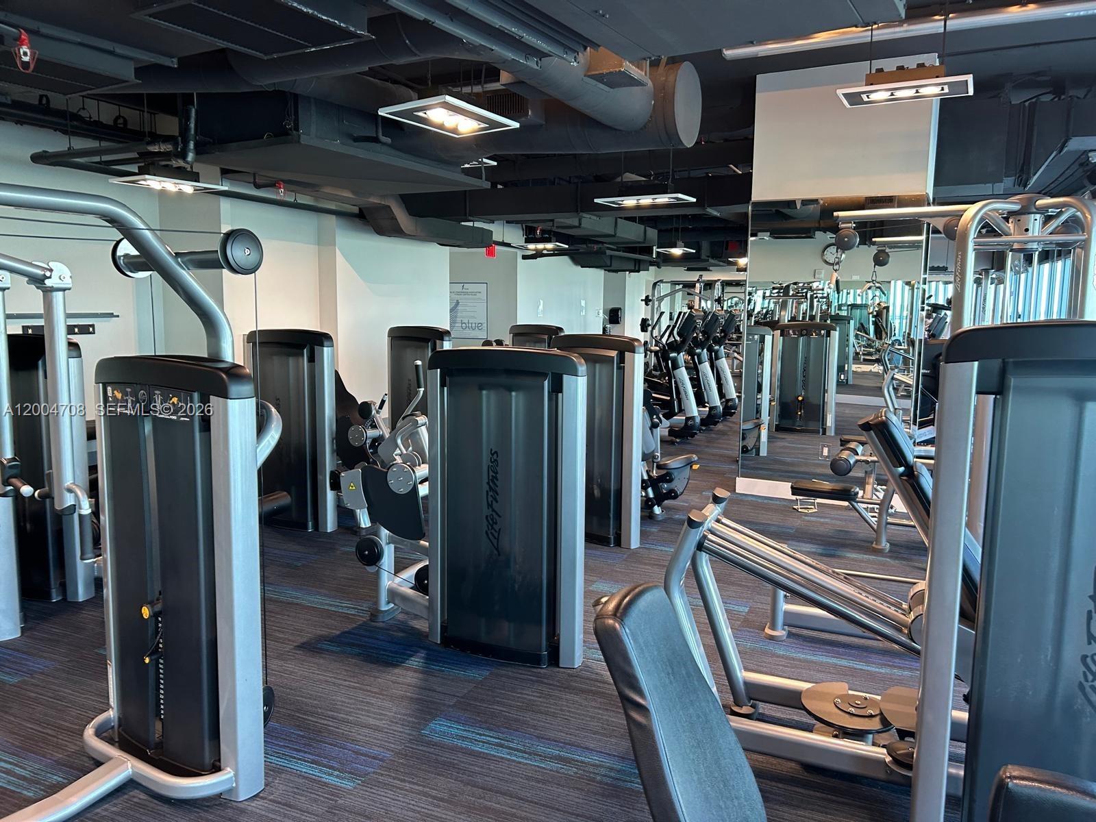 601 NE 36th St # 801