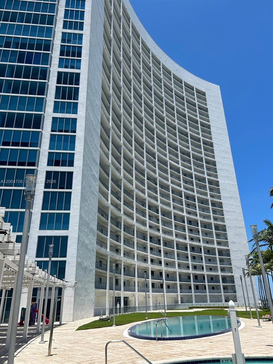 601 NE 36th St # 801