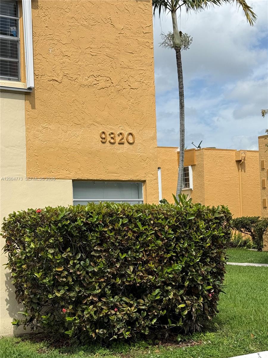 9320 W Flagler St # 201D
