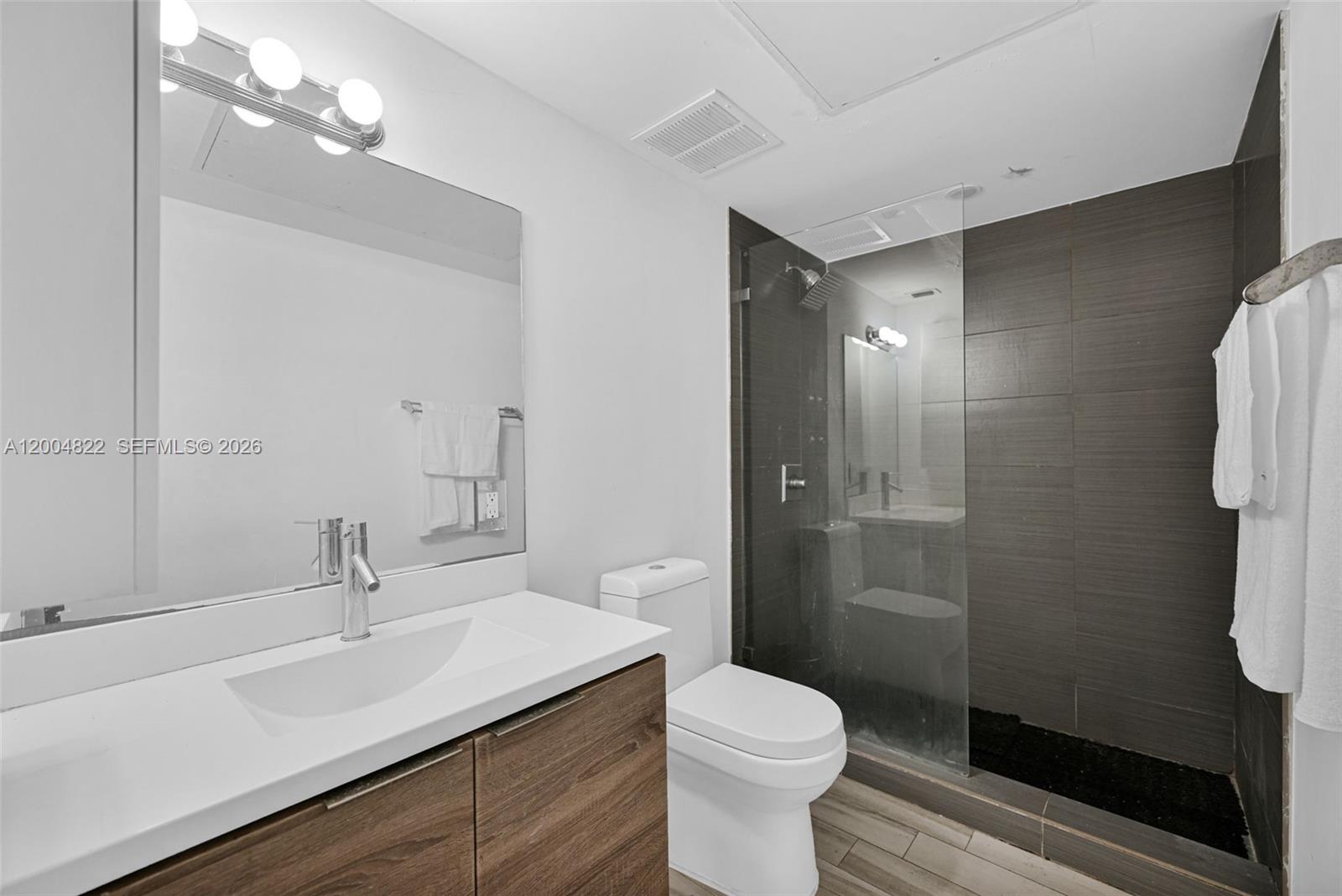 1560 Meridian Ave # 207