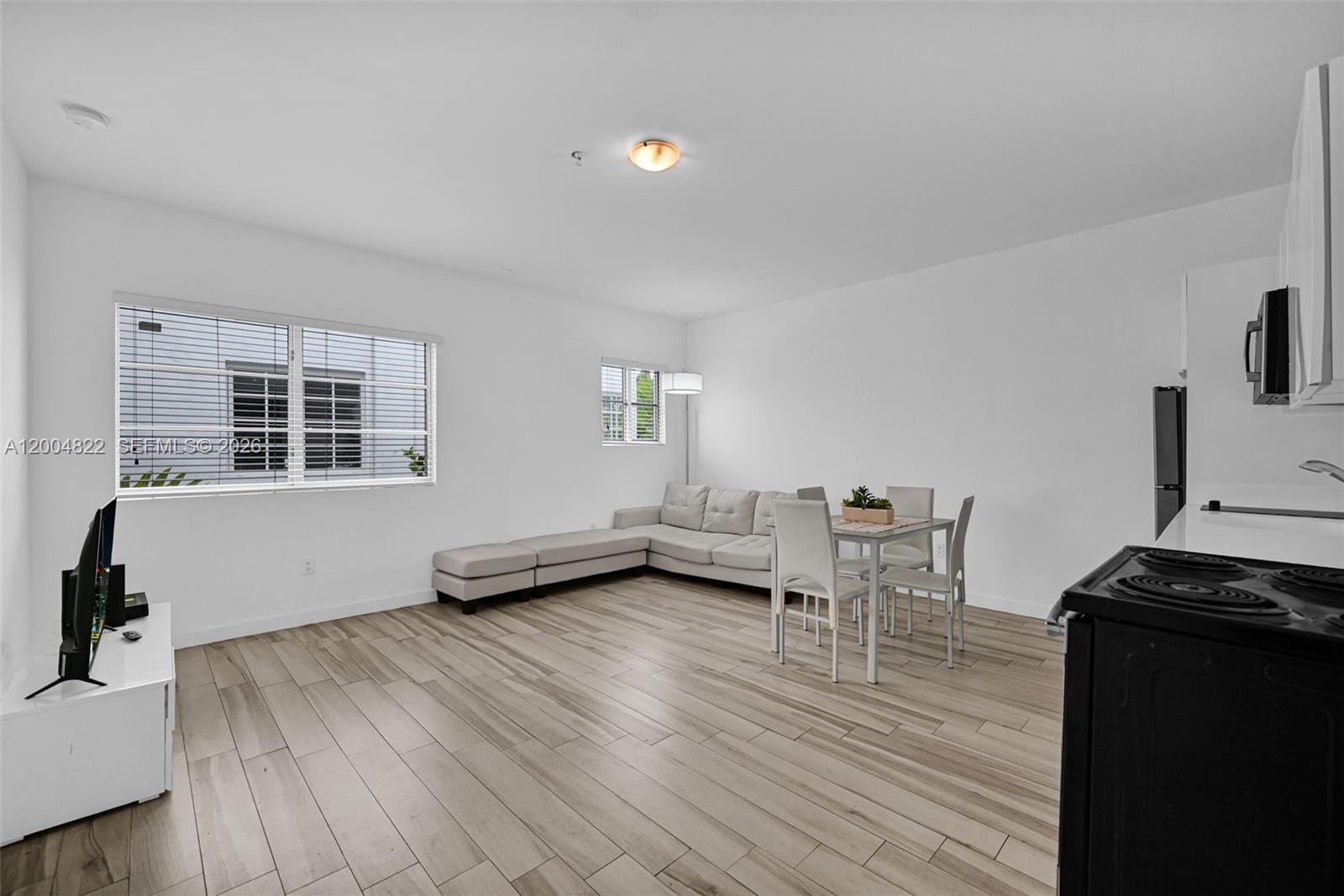 1560 Meridian Ave # 207